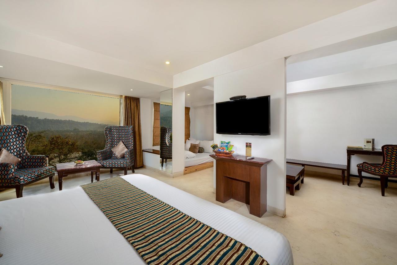 Hotel Ellbee Ganga View Rishīkesh Zewnętrze zdjęcie