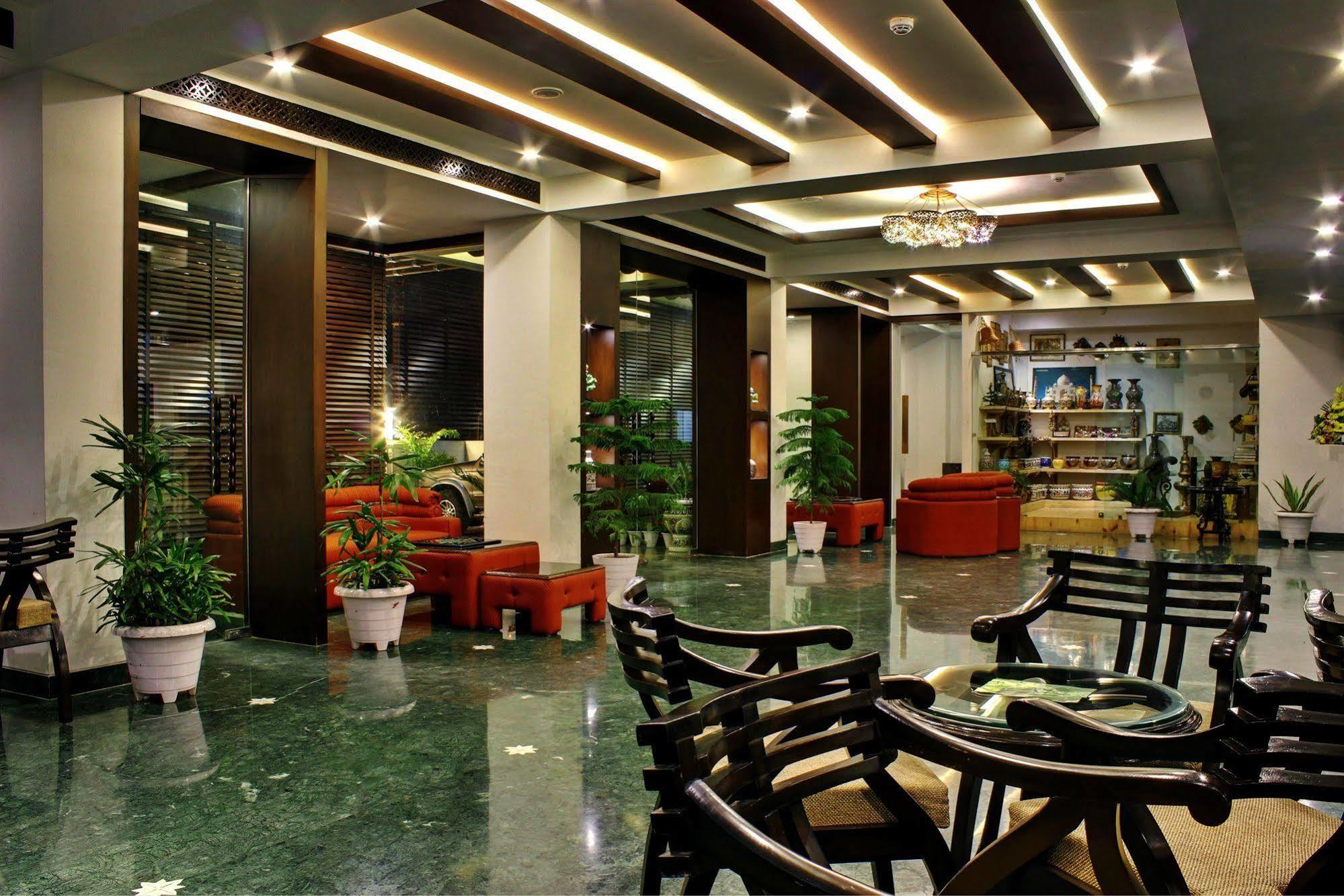 Hotel Ellbee Ganga View Rishīkesh Zewnętrze zdjęcie